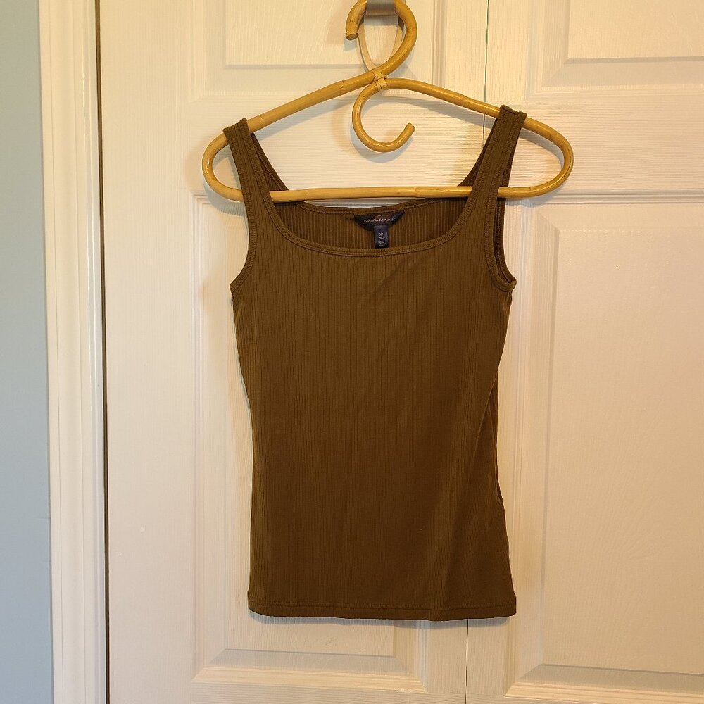 Ribbed tank top in olive green